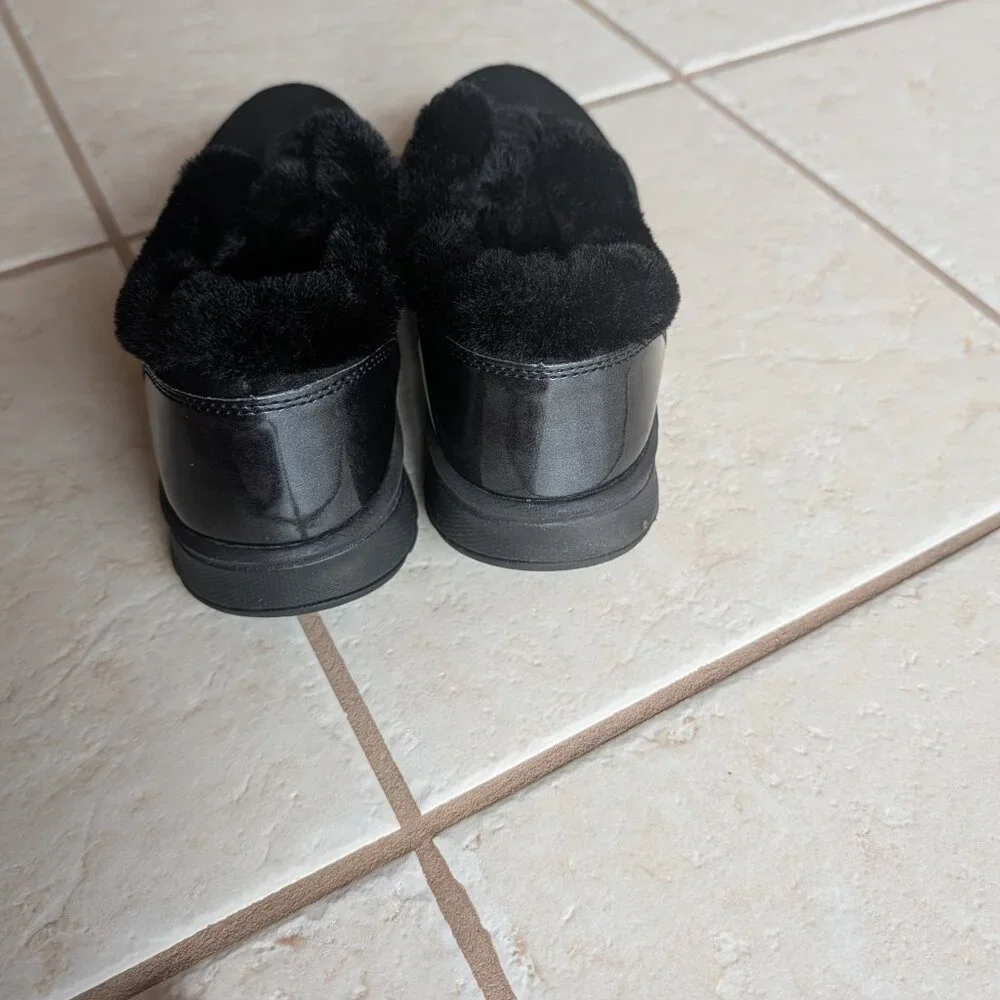 Shoes - Picture 2 of 3